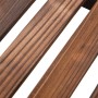 Detailaufnahme: Karbonisierter Holz-Blumenständer, Zubehör für Pflanztöpfe.