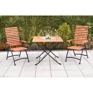 3-teiliges Gartenmöbel-Set: Klapptisch und zwei Klappsessel aus Eukalyptusholz und Stahl.