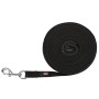 Schwarze 10 m Schleppleine mit Gurtband und Karabinerhaken, aufgerollt.