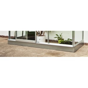 Halls Fundament für Anlehngewächshaus Altan 3, Stahlprofile für stabilen Aufbau.