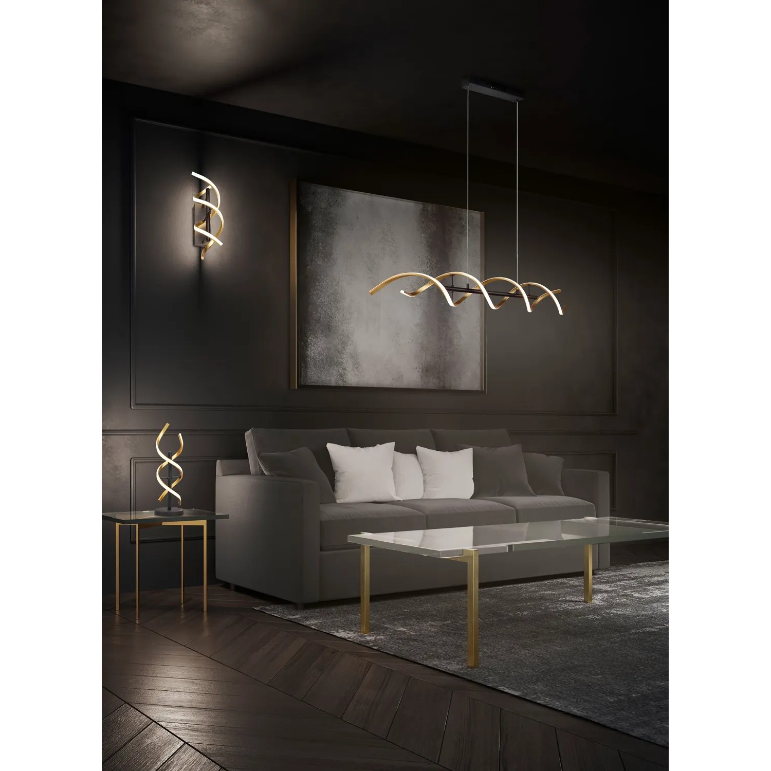 Goldfarbige Trio LED-Pendelleuchte Sequence, 104,5 cm, im Wohnraum.
