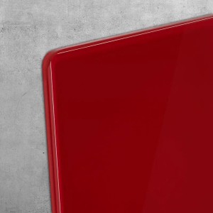Rotes KARAT Magnetisches Glas Whiteboard (80x110cm) an grauer Wand. Dekoartikel für Büro & Zuhause.