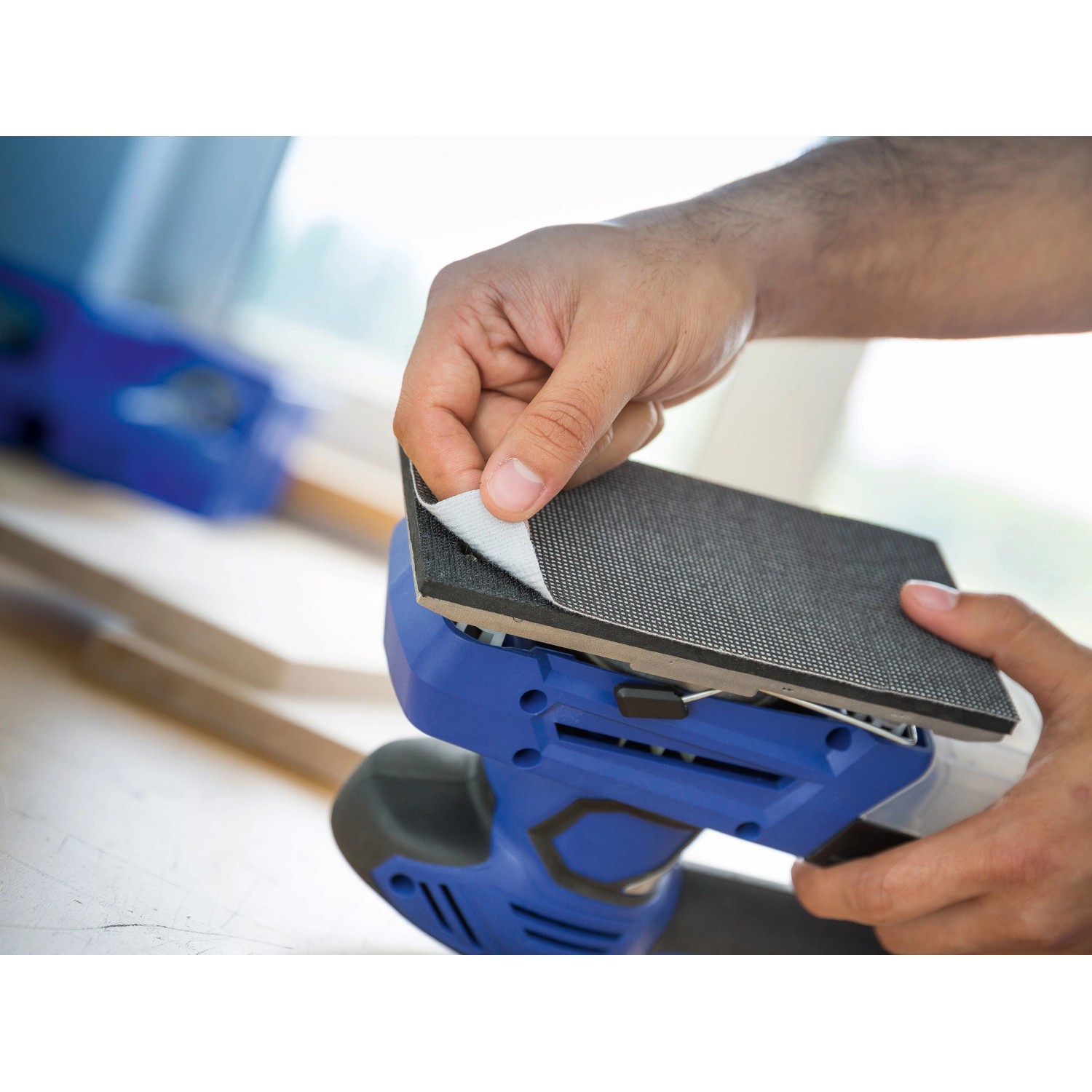 LUX Gitterleinen-Set Comfort auf Schwingschleifer, 6-teilig, Körnung K60, K120, K180 für Holz und Metall.