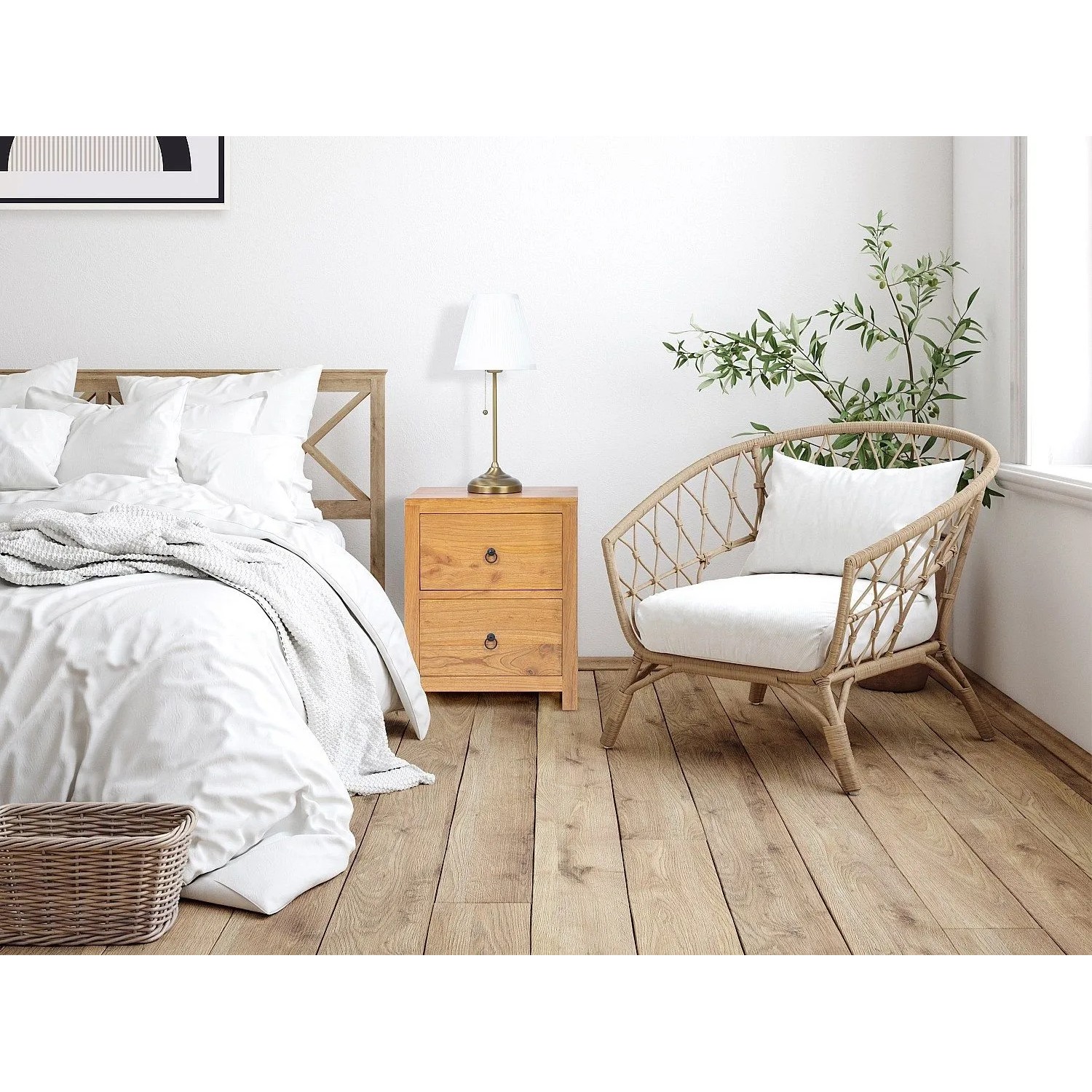 Nachttisch Pilabo aus hellem Mindi-Holz mit 2 Schubladen im rustikalen Stil, im Schlafzimmer.