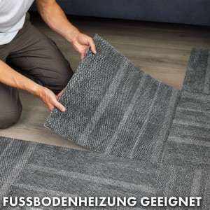 Verlegen von anthrazitfarbenen Floordirekt Teppichfliesen Zürich 50x50 cm. Schalldämmend und selbstliegend.
