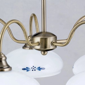 Antiker Orion Luster mit Blumendekor, Ø 60 cm. Landhausstil Lampe mit Opalglas Schirmen.