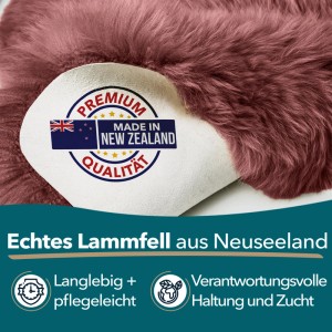 Marsala-farbenes KARAT Schaffell Audrey aus Lammfell, Rückseite mit "Made in New Zealand" Label.