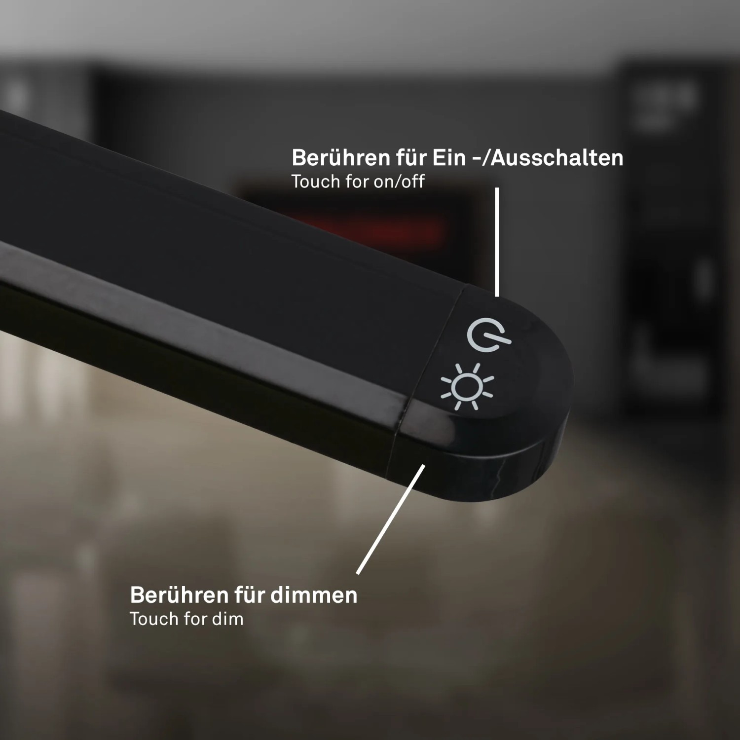 Detailaufnahme: Schwarze Brilo LED-Stehleuchte Mura mit Touchdimmer und Schwenkarm.