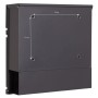 Detailaufnahme ML-Design Standbriefkasten mit Zeitungsfach und Pfosten, silberfarbenes Edelstahl.