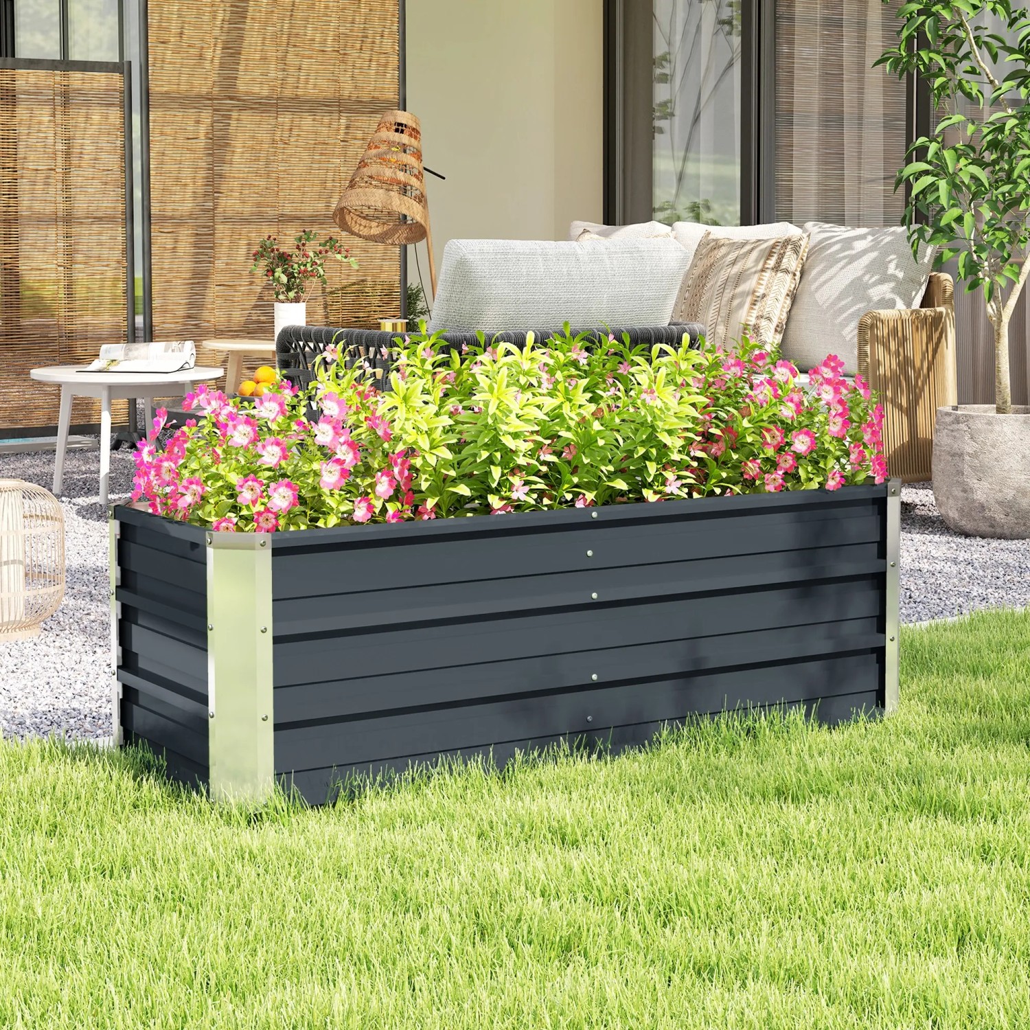 Outsunny Gartenbeet aus Stahl, kohlegrau, mit Blumen bepflanzt. Ideal für Garten und Terrasse.