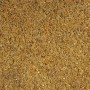Nahaufnahme von beigem Fallschutzsand (0,5 - 2 mm) als Schüttgut für Spielplätze.