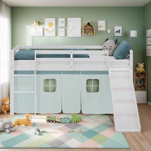 Weißes Kinder Hochbett 90x200 aus Kiefernholz mit Rutsche, Leiter und mintgrünem Vorhang für Abenteuerbetten.