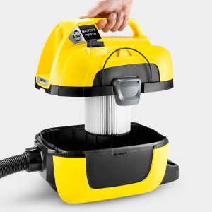 Gelb-schwarzer Kärcher Akku Nass-Trockensauger WD 1 Compact mit Filter.
