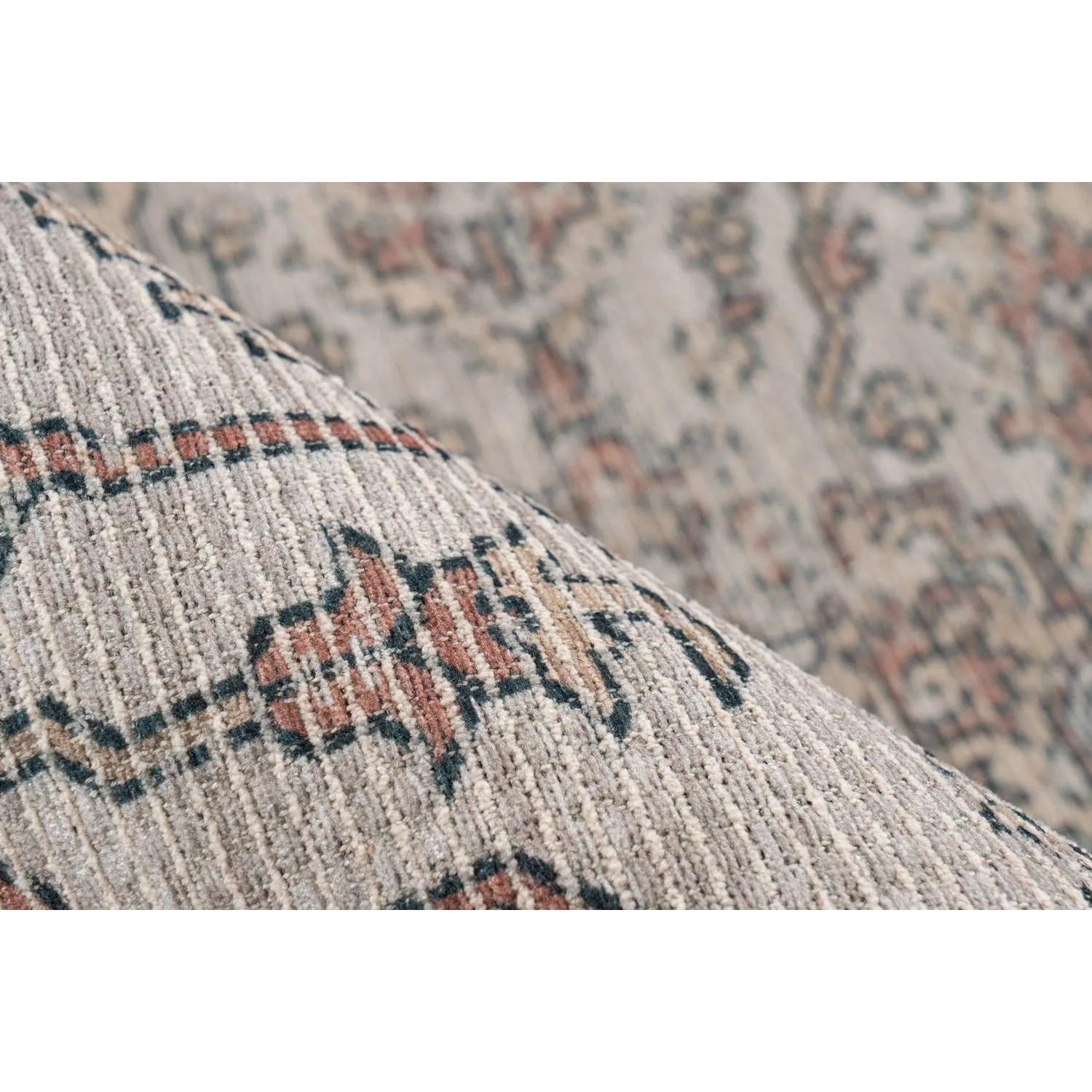 Beiger Kurzflor Teppich im Vintage-Look (160x230 cm) aus Baumwolle mit orientalischem Muster.