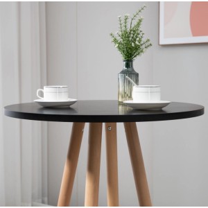 Runder CLP Stehtisch Livia mit schwarzer Platte und hellen Holzbeinen, skandinavisches Design.