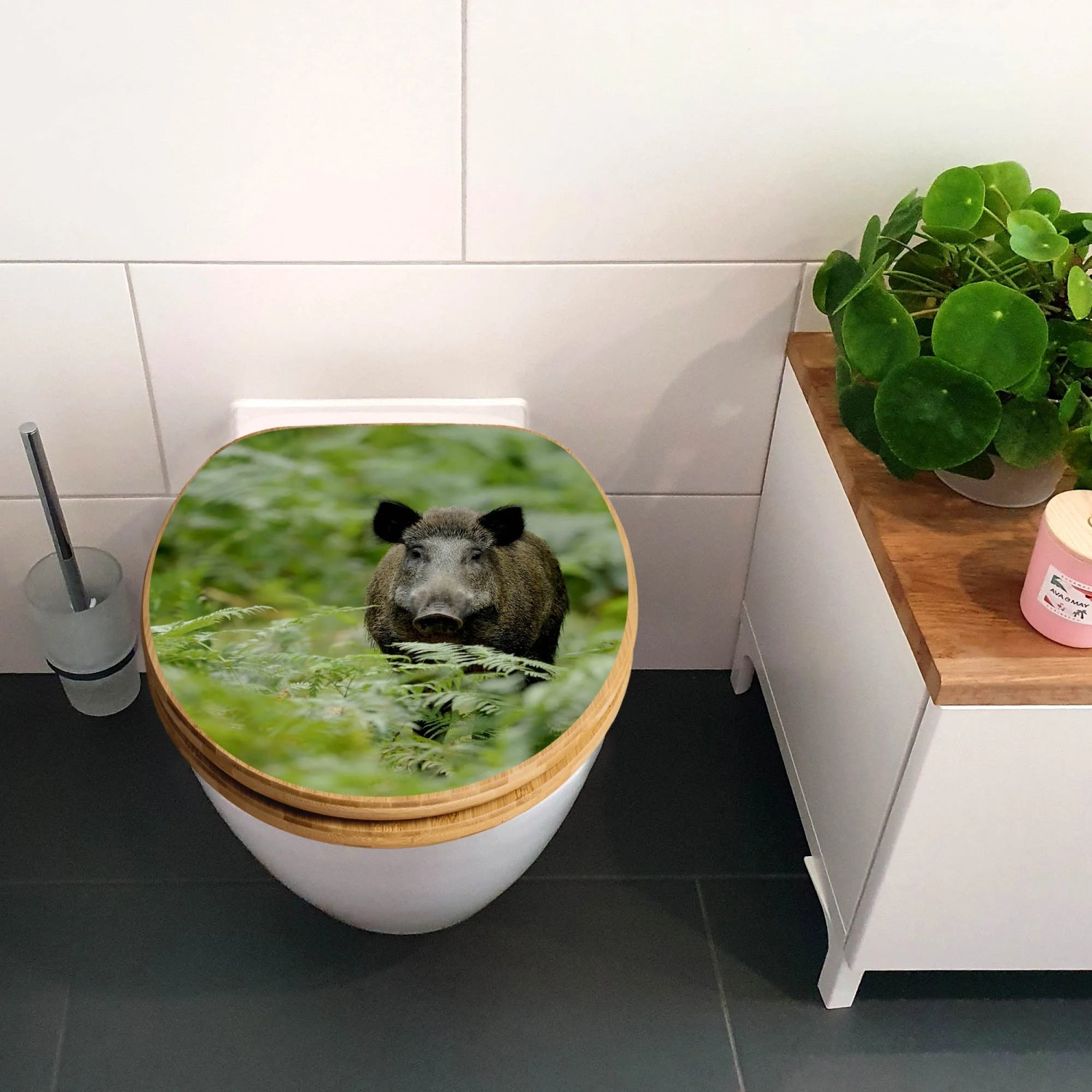 Banjado WC-Sitz aus Bambus mit Wildschwein-Motiv und Absenkautomatik.