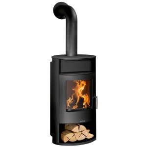 Schwarzer Justus Island Aqua Kaminofen (10 kW) mit Holzscheiten im unteren Fach.