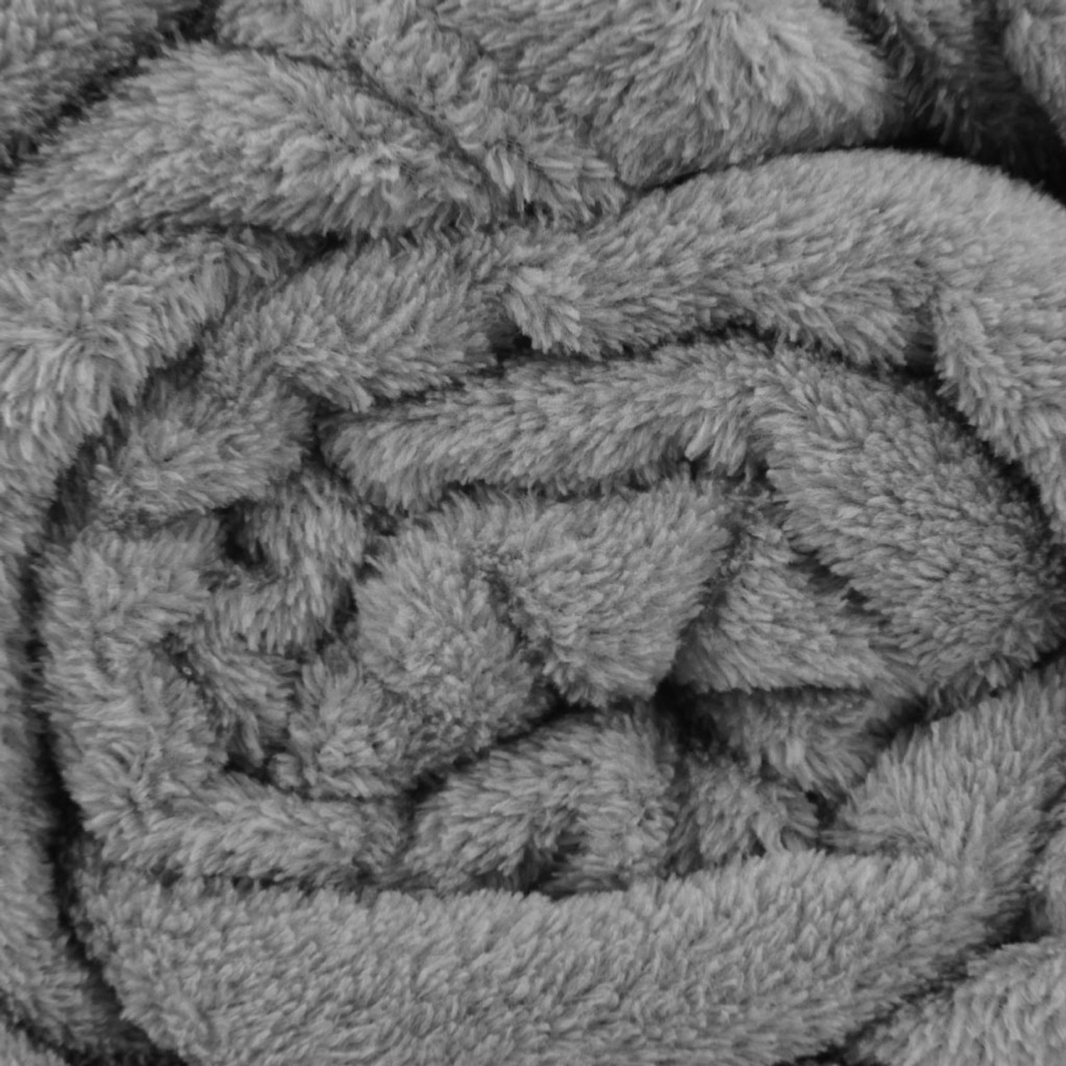 Bestlivings Babydecke Mikrofaser, hellgrau, 70x100 cm, gerollt. Kuschelig weiche Wohndecke.