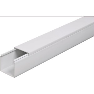 Grauer Kabelkanal, 40x40 mm, 2 m Länge. Zur Verlegung von Kabeln im Innen- und Außenbereich.