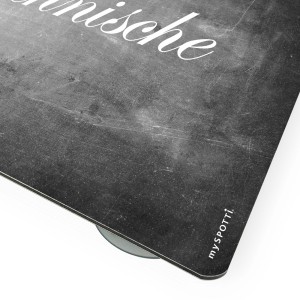 Myspotti Mini-Spritzschutzplatte Kochnische, graue Küchenrückwand mit Schriftzug.