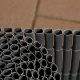 Anthrazitfarbene Balkonverkleidung Comfort, 180x300 cm, aus witterungsbeständigem Kunststoff.