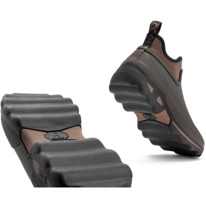 Braune Cleanland Gartenstiefelette mit isolierendem Neoprenfutter und selbstreinigender Profilsohle für Komfort.