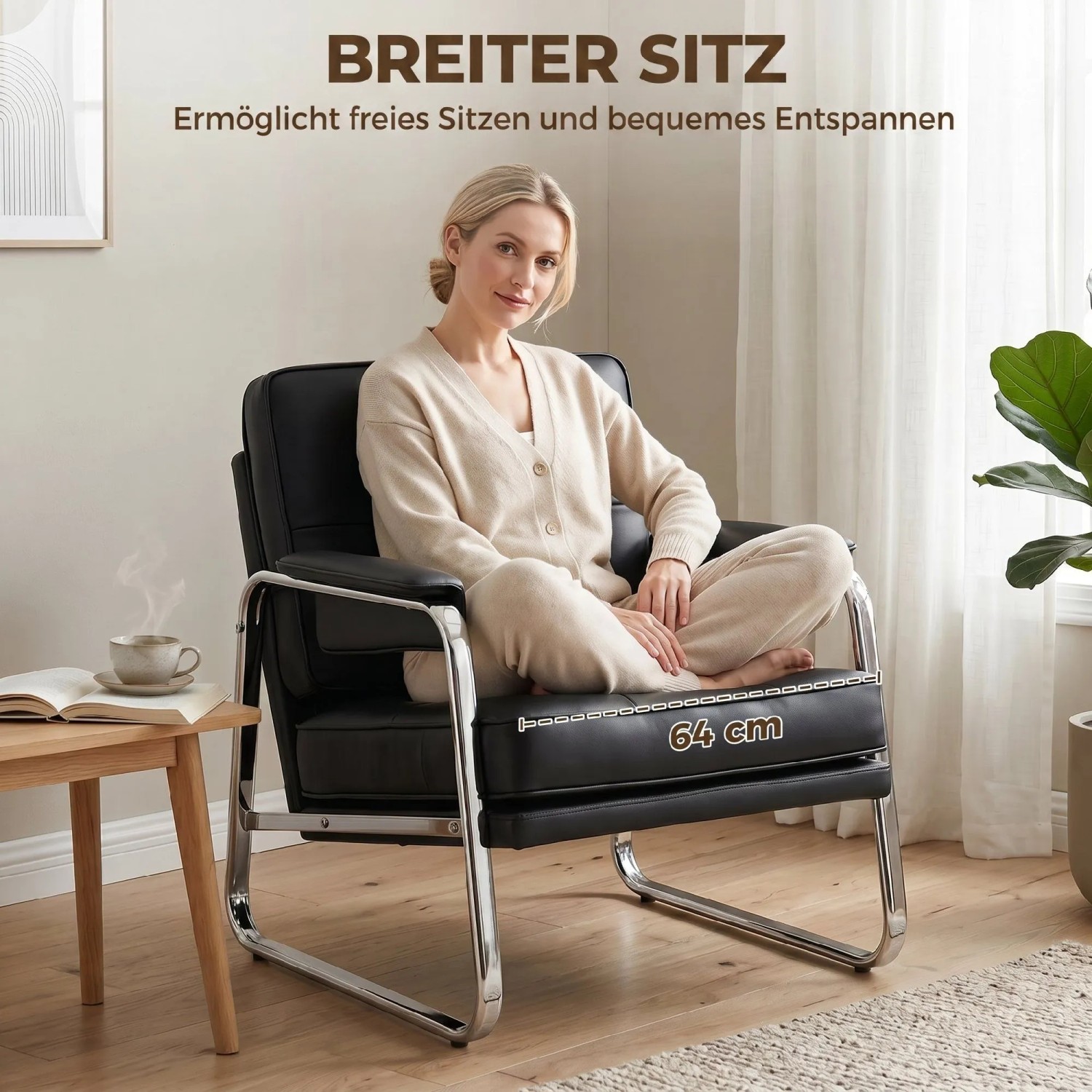 Schwarzer HOMCOM Sessel aus PU-Leder mit Chromgestell, Frau sitzt bequem. Breiter 64 cm Sitz für Entspannung.