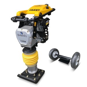 BAMATO Vibrationsstampfer V-85K mit gelben Details und Fahrwerk für Baumaschinen.