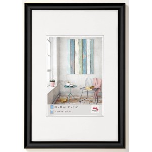 Schwarzer Kunststoff Bilderrahmen 24x30 cm von walther design, Trendstyle für Dekoartikel & Wohnaccessoires.