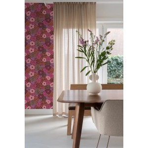 ESTAhome Vliestapete mit Blumenmuster im Matisse-Stil in Rosa, Lila und Terrakotta.