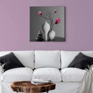 Bricoflor Leinwandbild mit Magnolien in Vasen und Steinen, modernes Wandbild für Wellness-Bereich.