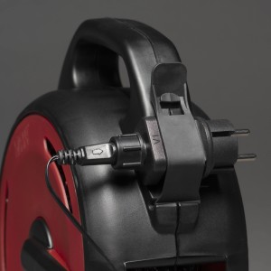 Konstsmide Lichterkette mit Kabelaufroller, Detail: Stecker und Aufrollmechanismus.