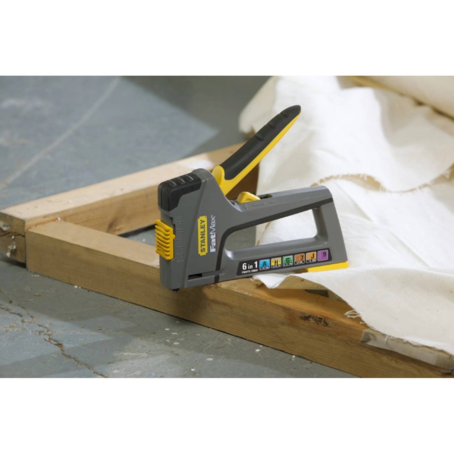 Stanley FatMax TR75 6in1 Handtacker, geeignet für Klammern, Nägel und Stifte. Vielseitig einsetzbar.