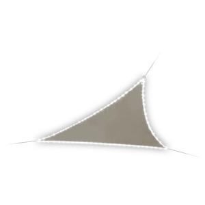 Dreieckiges, taupefarbenes Sonnensegel mit LED-Beleuchtung für den Garten oder die Terrasse.