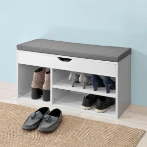 Weiße Schuhbank mit grauem Sitzkissen und 3 Fächern. Bietet Stauraum für Schuhe, inkl. Stiefelfach. Ideal für Flur.