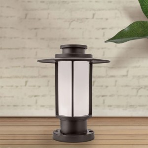 Mokkafarbene Orion LED Wegeleuchte, 24x30cm, für den Außenbereich.