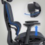 Detailansicht: Ergonomischer DELUKE Bürostuhl OLYMPO mit verstellbaren Armlehnen und Kopfstütze.