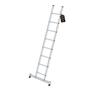 PROREGAL Anlegeleiter mit 8 Sprossen und Traverse für sicheren Stand.