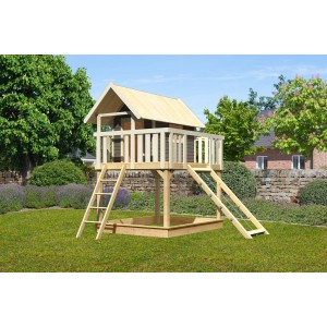 Karibu Stelzenhaus Fidel mit Netzrampe in Terragrau, Leiter und Sandkasten im Garten.