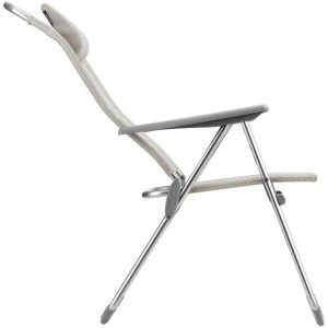 Lafuma ALU CHAM XL Klappstuhl in Beige, seitlich, kompakt zusammengeklappt. Ideal für Camping & Garten.