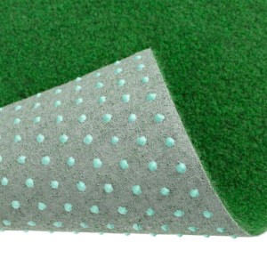 Detailaufnahme: Grüner Primaflor Rasenteppich Park mit Drainage-Noppen.