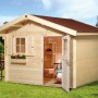 Naturbelassenes weka Gartenhaus Belluno mit geöffneter Tür und Fenster mit Blumenkasten.