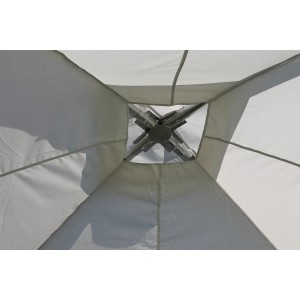 Innenansicht Leco Kuppelzelt/Pavillon (5x5m) mit Stahlrohrgestell, grau-weiß. Detailaufnahme des robusten Gestells.