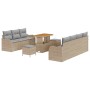 Beiges 10-teiliges Garten-Sofa-Set aus Rattan und Akazie mit hellgrauen Kissen.