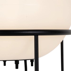 Detailaufnahme der schwarzen QAZQA Jannie Stehleuchte für den Außenbereich. Design Bodenleuchte.