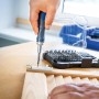 LUX Schraubendreher- und Bit-Set (106-teilig) im Einsatz. Schraubenzieher Set mit Bits und Ratschenschrauber.