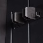 Detailaufnahme: Schwarzer vidaXL Gartenschrank mit Besenhalterung.