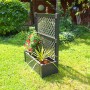 Anthrazitfarbener KHW Pflanzkasten mit Spalier, 140x100x43 cm, bepflanzt mit Blumen und Grünpflanzen.