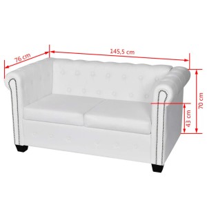 Weißes 2-Sitzer Chesterfield Sofa aus Kunstleder mit Knopfheftung und Nieten.