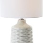 Grau-weiße Brilliant Tischleuchte Ilysa, 42 cm, mit Textilschirm. Design-Tischlampe für Wohnräume.
